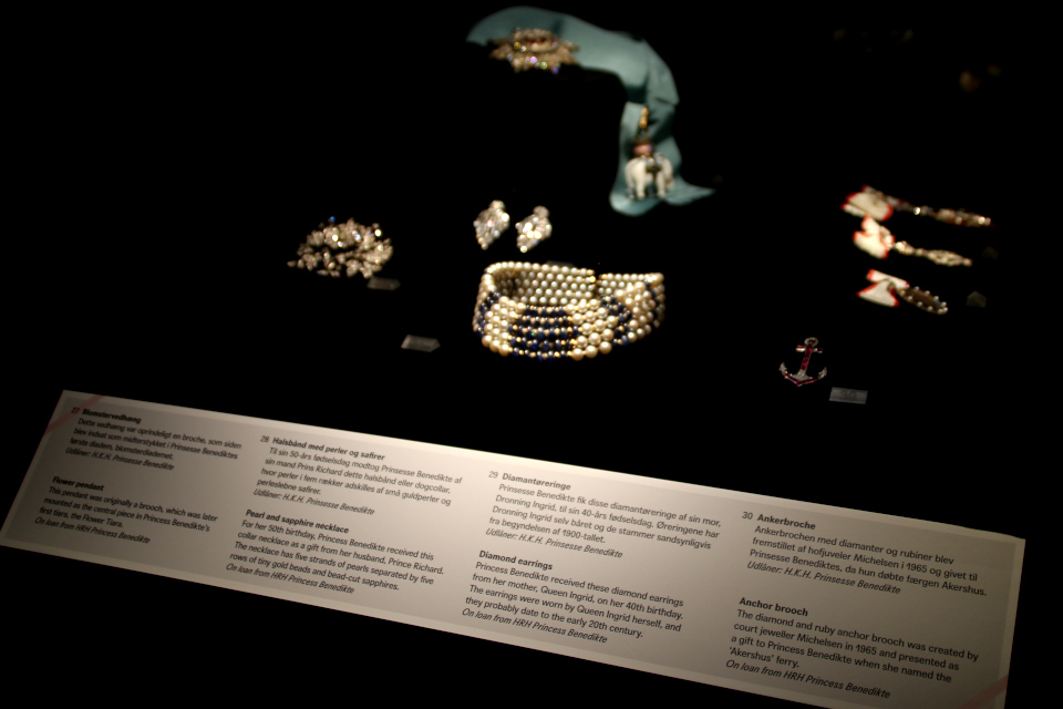 Многоярусное ожерелье-колье из жемчуга и сапфиров датской принцессы Бенедикта