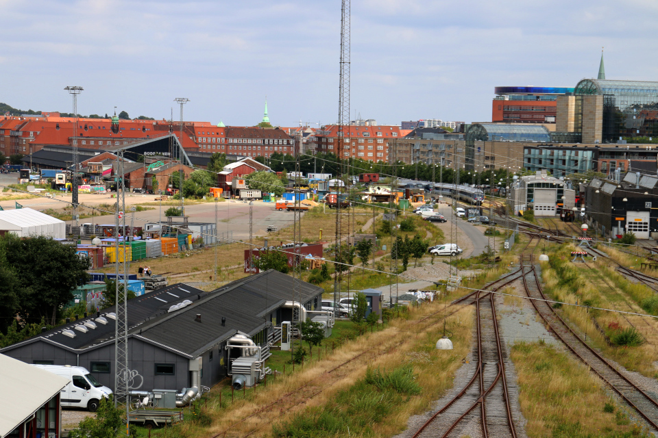Бывшая железнодорожная транспортная станция (дат. Godsbane) в центре города Орхус