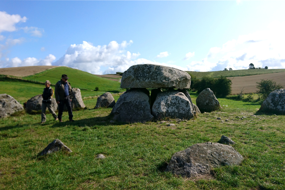 Мегалит из огромных камней, Poskær stenhus, недалеко от г. Кнебель / Knebel, Дания