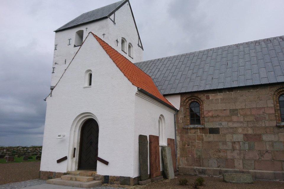 Старая церковь Аггерсборг. Фото 13 окт. 2019, г. Лёгстёр / Løgstør, Дания