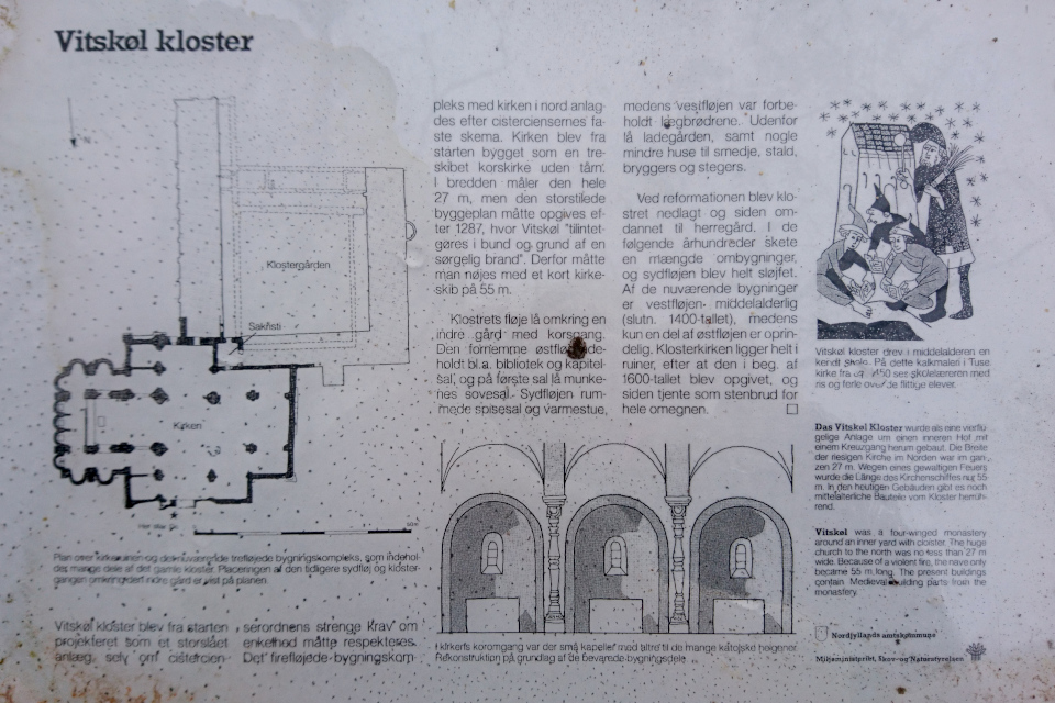 Информационный указатель возле руин старой церкви монастыря Витскол