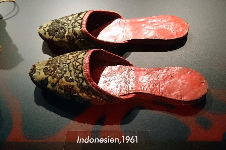 Сандали с заостренным носом, которые Сёрен Тыксен приобрел в Индонезии в 1961