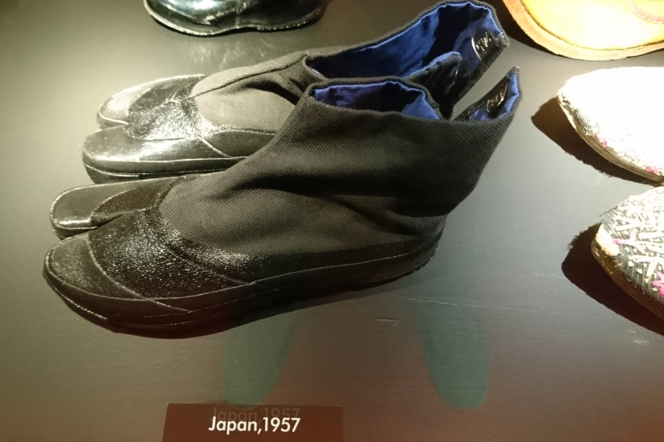 Таби - японская обувь с разделенным большим пальцем