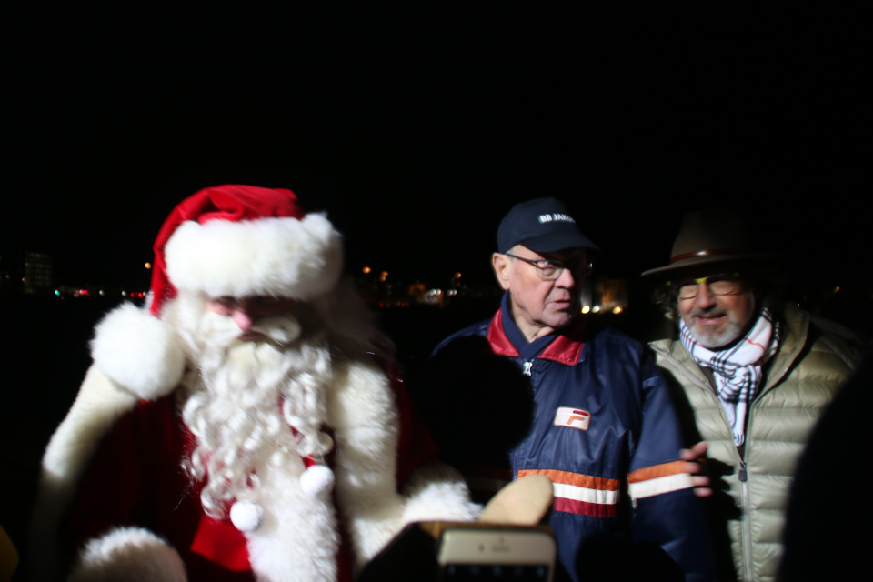 Дед мороз в порту гавани, слева - Клаус Бех (Claus Bech)