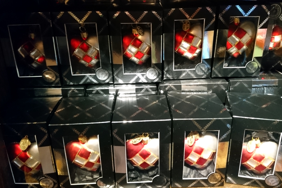 Украшение для рождественской елки - "шарики" по форме сердечек, Дания