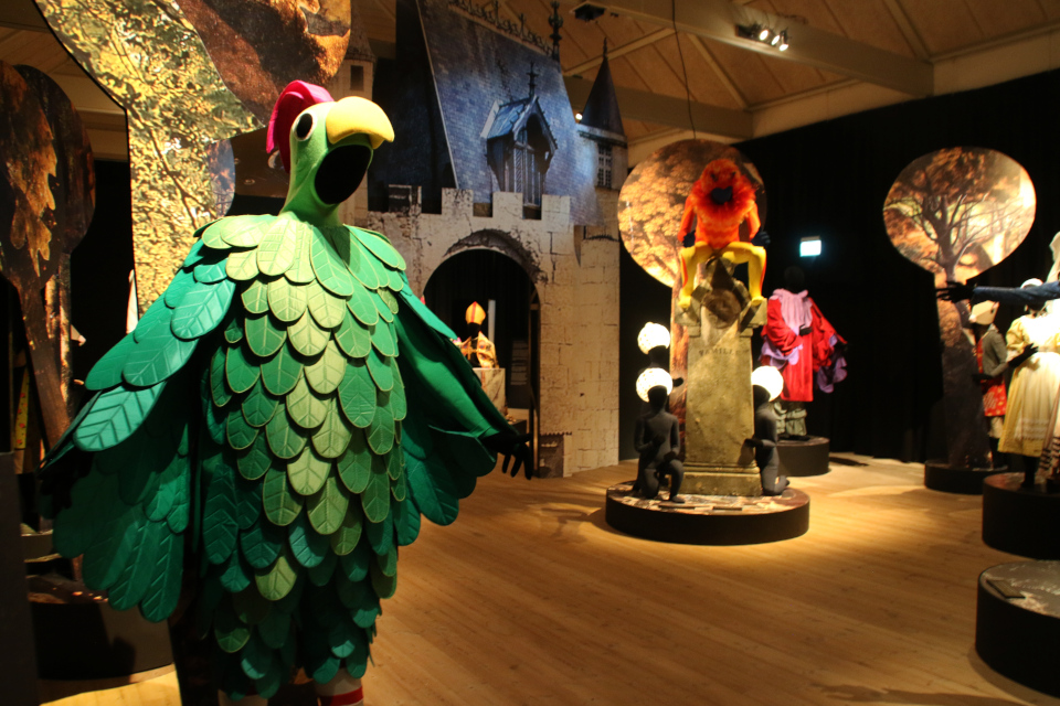 Сказочный лес со сценическими костюмами, созданными королевой Дании Маргрете 