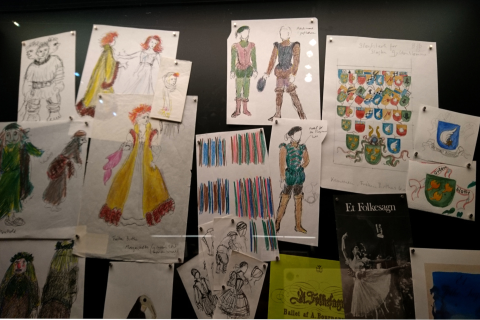 Эскизы одежды и декораций для балета Бурнонвиля "Народная легенда" 