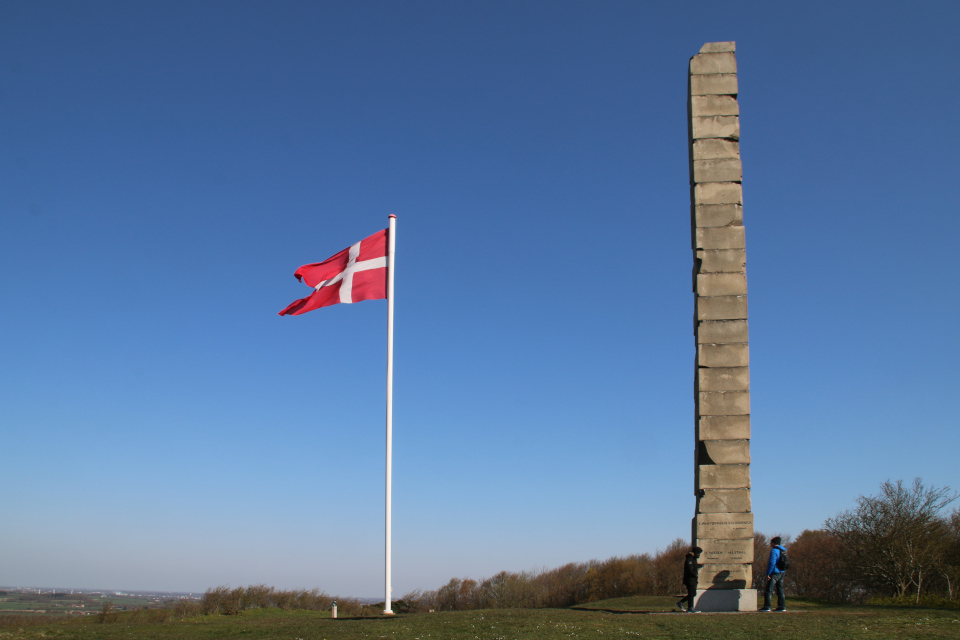 Обелиск Скамлингсбанкенстёттен (Skamlingsbankestøtten).