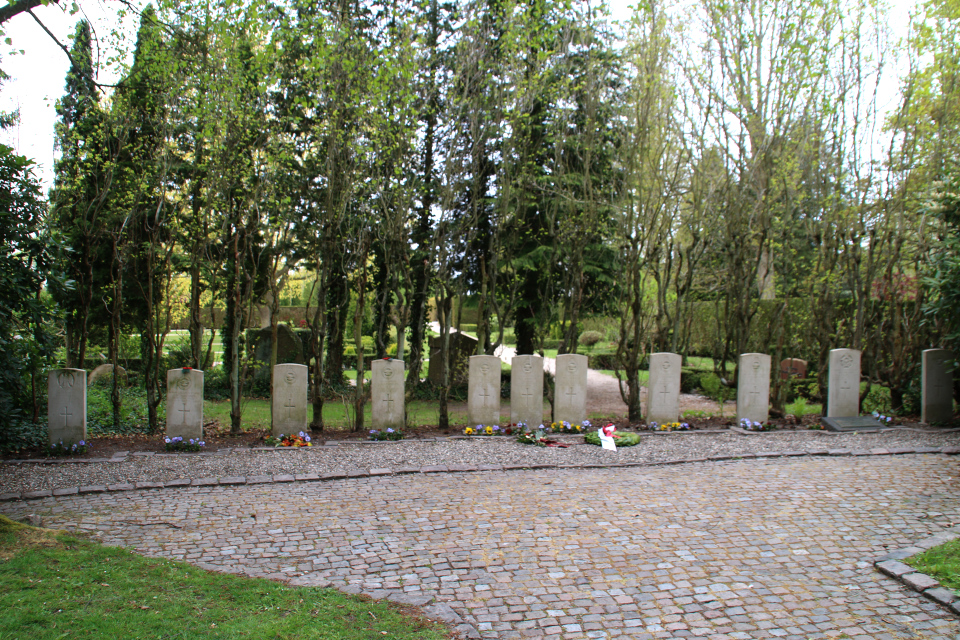 Место захоронения солдат Английской армии на кладбище Вестре Киркегорд