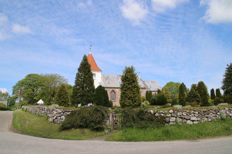 Церковь Каттруп, Дания. Фото 28 мая 2021