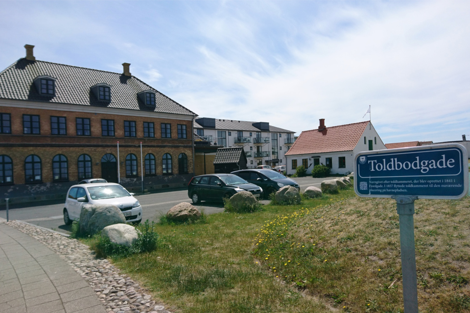 Улица таможни (Toldbodgade). Фото 3 июн. 2020. г. Лёгстёр / Løgstør, Дания