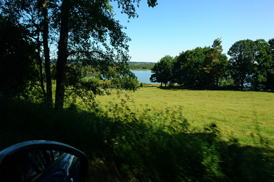 Вид с дороги на озеро Моссё / Mossø, Дания