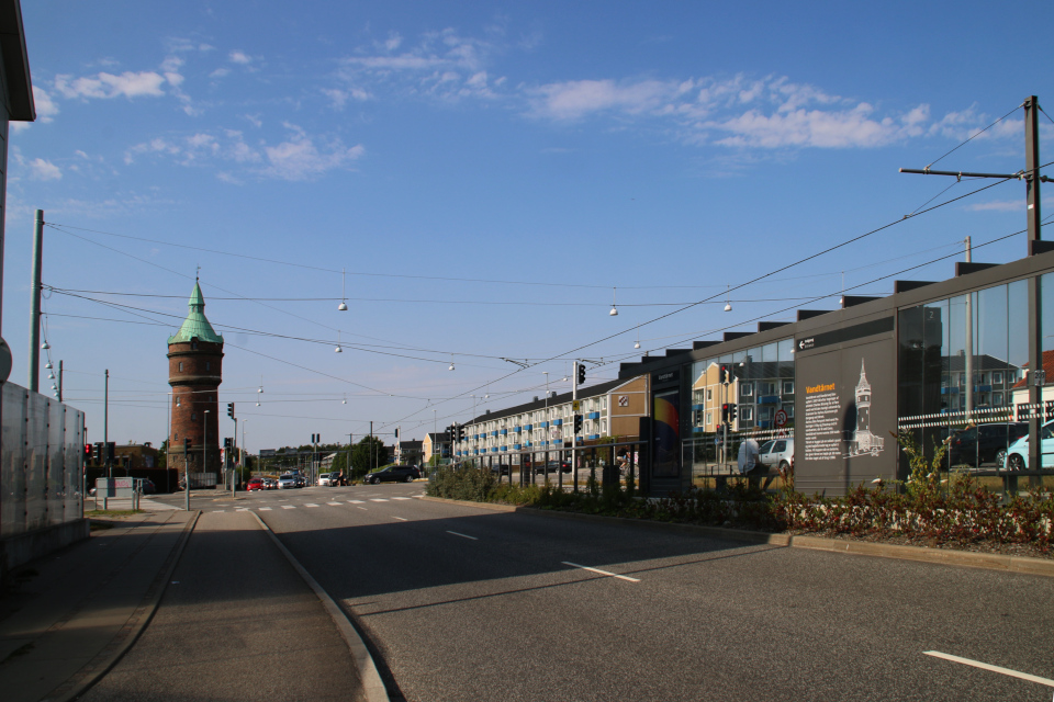 Водонапорная башня Рандерсвай на углу кольцевой дороги и Randersvej, Дания