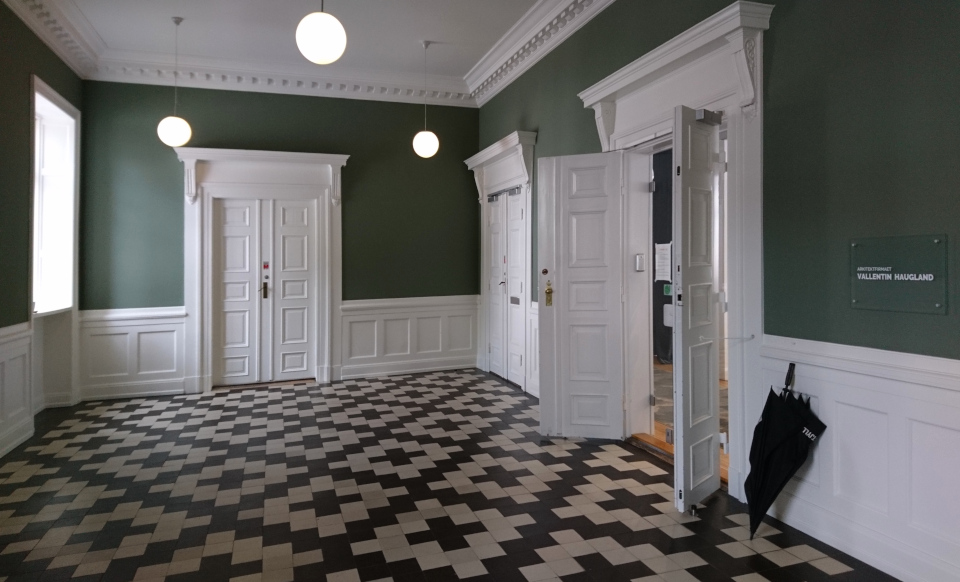 Зал на первом этаже старой ратуши в Хорсенс, Дания. Фото 1 июл. 2021