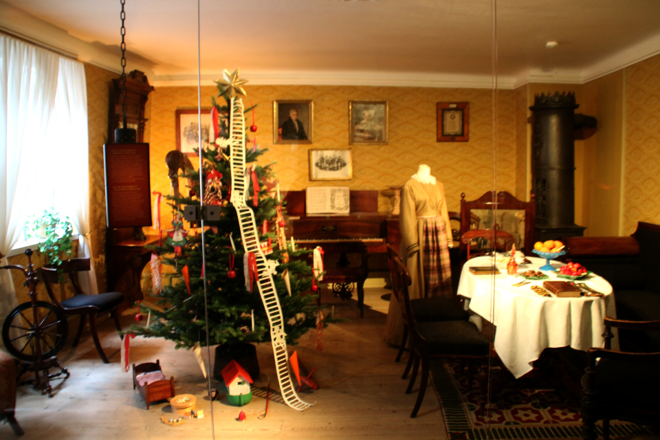 Рождественская елка со звездой и лестницей Иакова