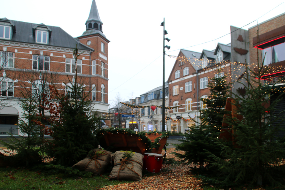Рождественское убранство в Хернинг, Дания. Фото 15 дек. 2020