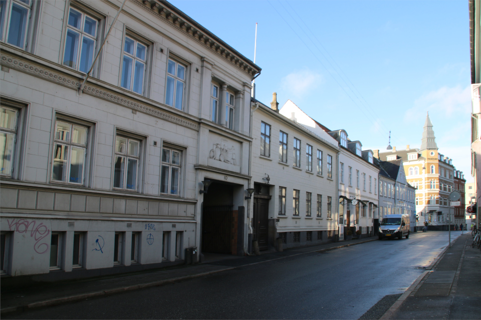 Историческая застройка улицы Mindegade. Фото 22 янв. 2021, г. Орхус, Дания