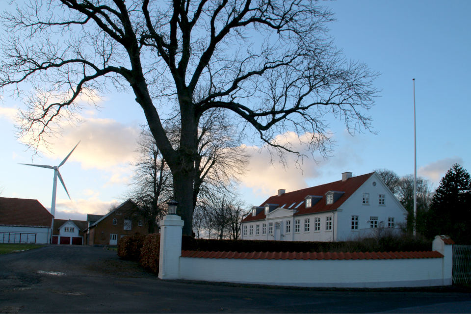 Поместье Герсдорффслунд, главное здание справа