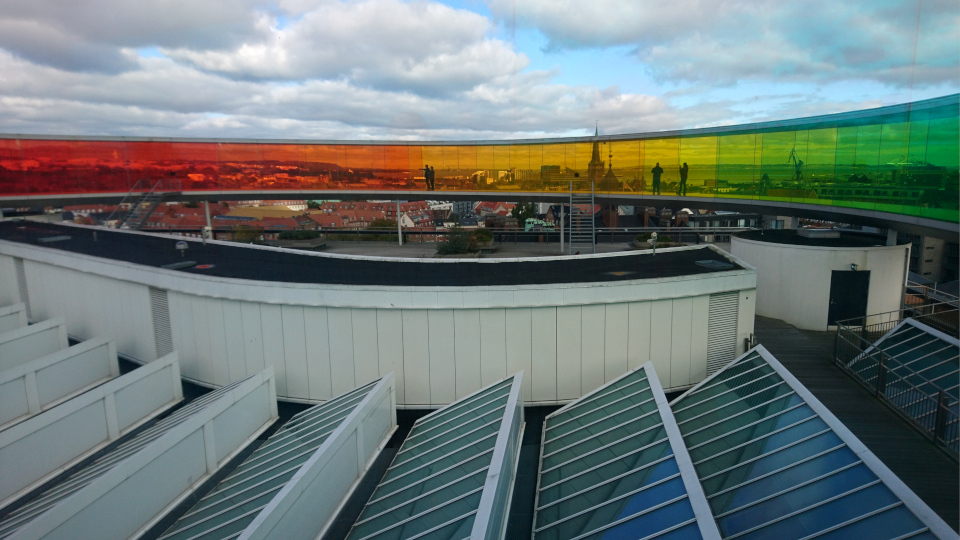 Солнечные панели на крыше музея Арос. г. Орхус, Дания. Фото 9 окт. 2019