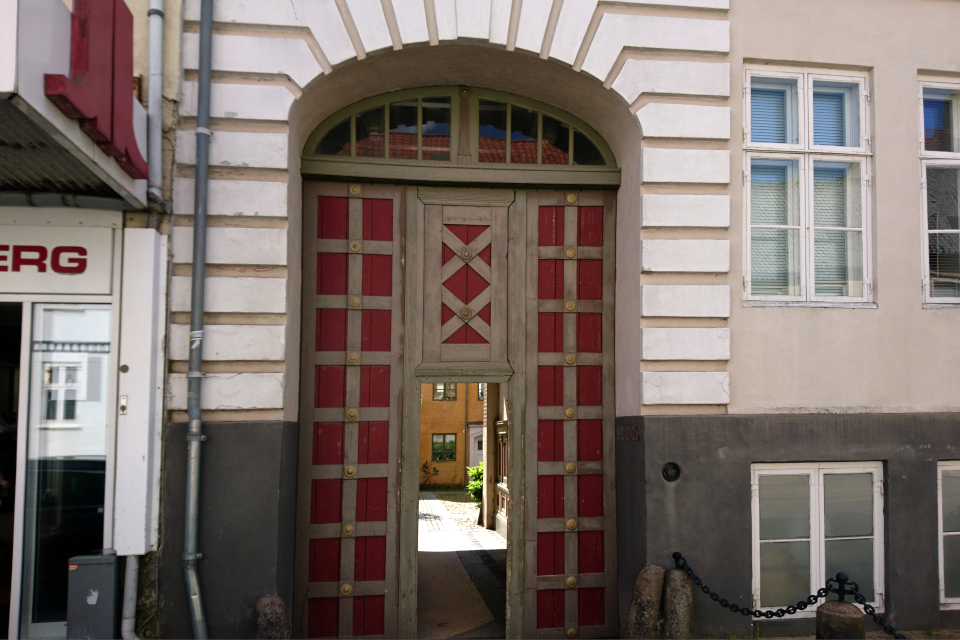 Генеральский дом в Хорсенс (Generalsgården Smedegade 91), Дания. Фото 1 июл. 2021