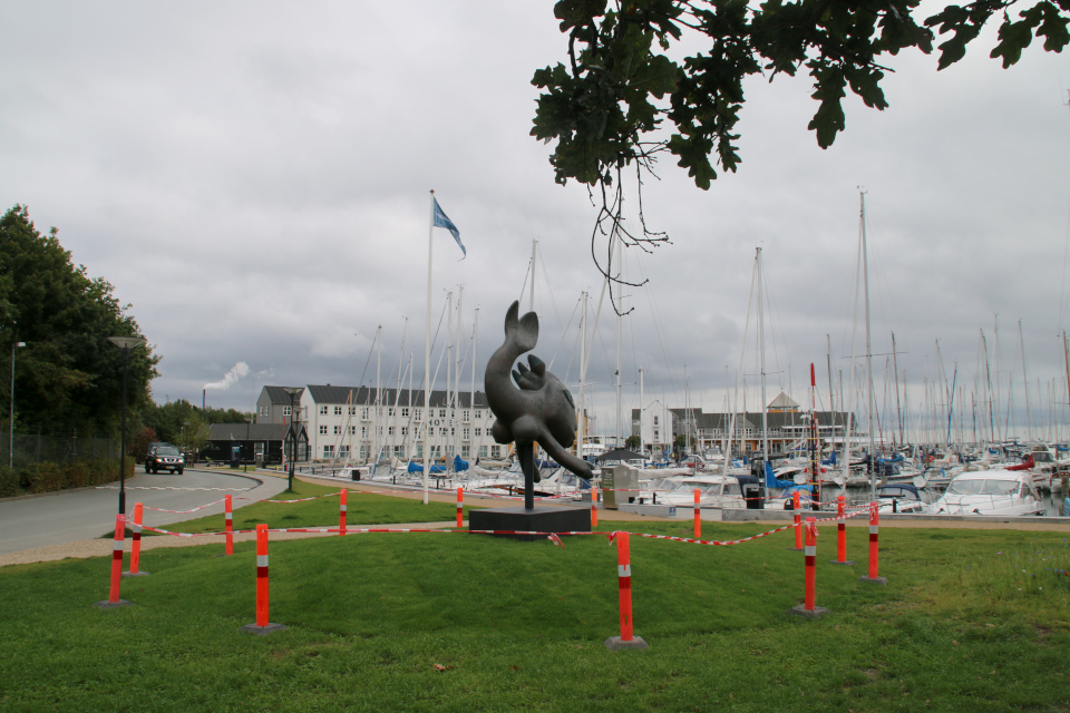 Сирена Орхуса, порт Марселисборг (La Sirene Marselisborg havn), г. Орхус, Дания. Фото 16 сент. 2021