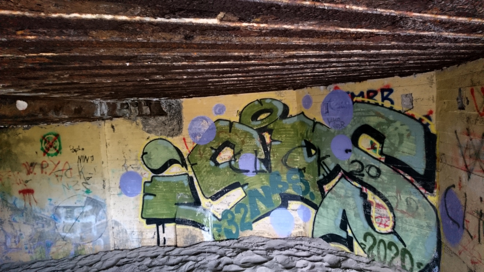 Графитти. Бункеры Тюборён (Thyborøn fæstningen), Атлантический вал, Дания. Фото 25 сентября 2021