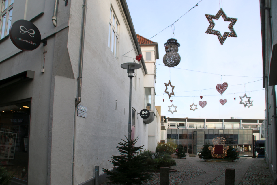 Slotsplandsen. Рождественское убранство в Рандерс, Дания. Фото 26 нояб. 2021