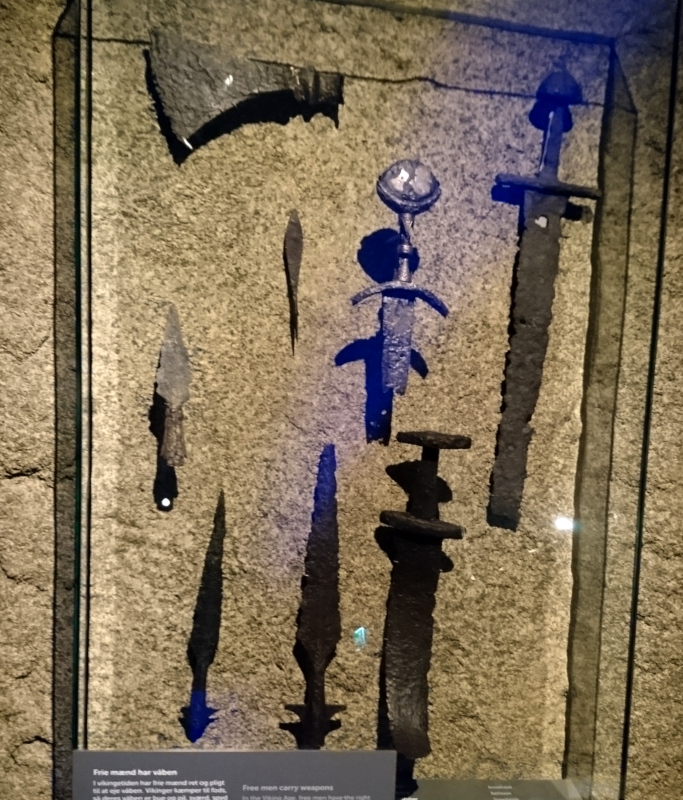 Оружие. Викинги в Орхусе, музей Мосгорд, Дания. 29 янв. 2020
