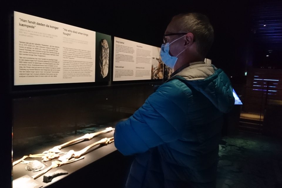 Выставка артефактов в Орхусе. Фото 17 дек. 2021, музей Мосгорд, г. Орхус, Дания