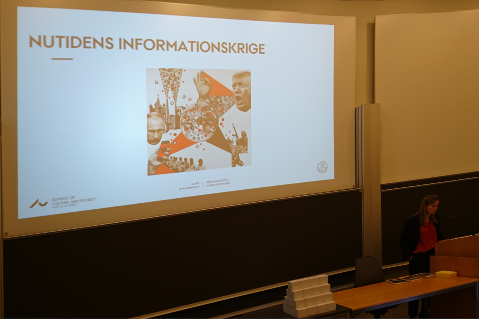 "Nutidens informationskrig". Выпускной в Орхусском университете, Дания. Фото 15 нояб. 2019