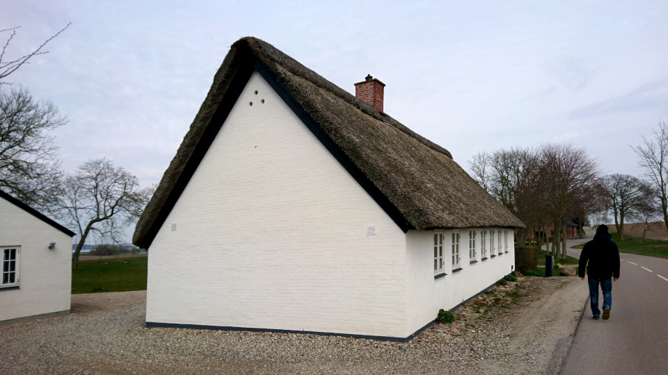 Дом с соломенной крышей. Алрё (Alrø), Дания. 13 апр. 2022