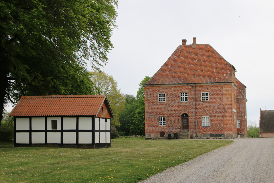 Поместье Гаммель Рюомгорд (Gammel Ryomgård), Дания. 16 мая 2022