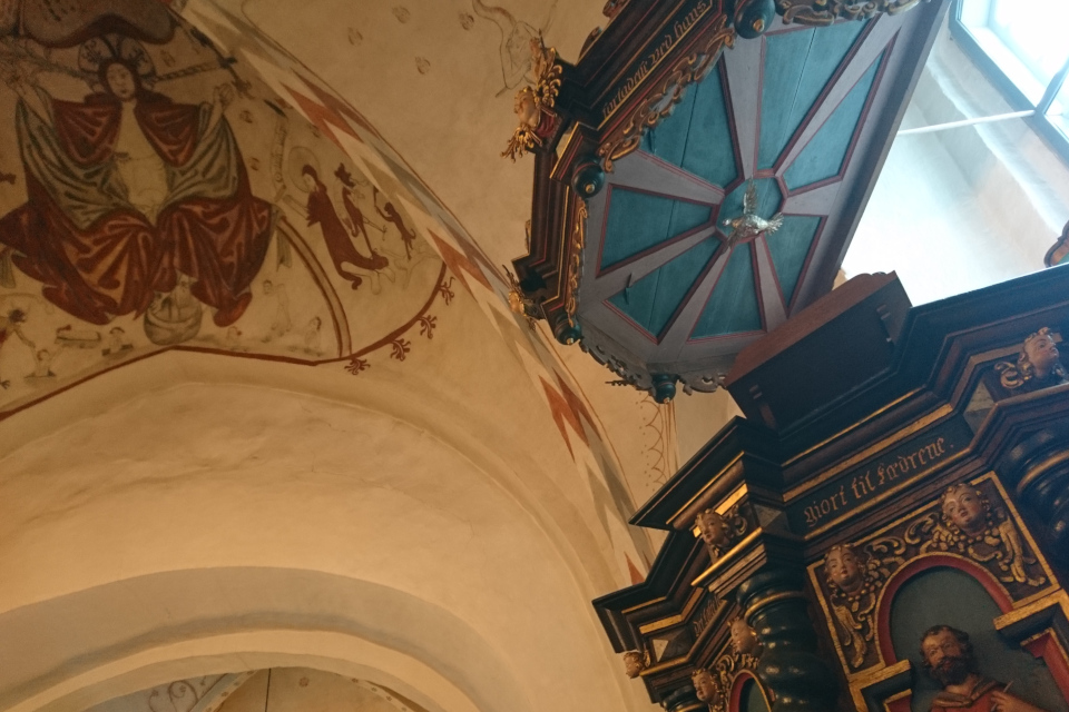 Кафедра. Церковь Марии Магдалины (Marie Magdalene Kirke), Дания. 2 июн. 2022 Кафедра. Церковь Марии Магдалины (Marie Magdalene Kirke), Дания. 2 июн. 2022