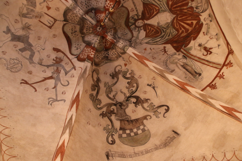 Фрески. Церковь Марии Магдалины (Marie Magdalene Kirke), Дания. 2 июн. 2022 Фрески. Церковь Марии Магдалины (Marie Magdalene Kirke), Дания. 2 июн. 2022