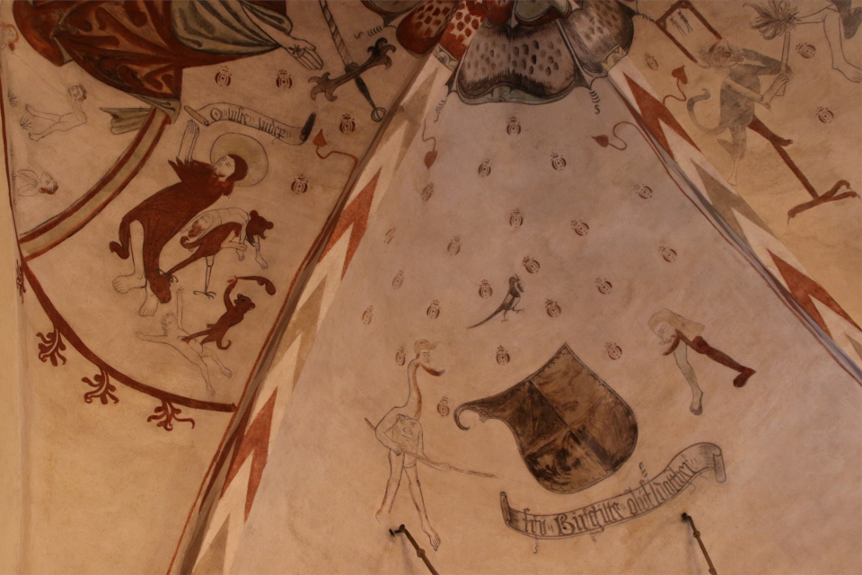 Фрески. Церковь Марии Магдалины (Marie Magdalene Kirke), Дания. 2 июн. 2022 Фрески. Церковь Марии Магдалины (Marie Magdalene Kirke), Дания. 2 июн. 2022