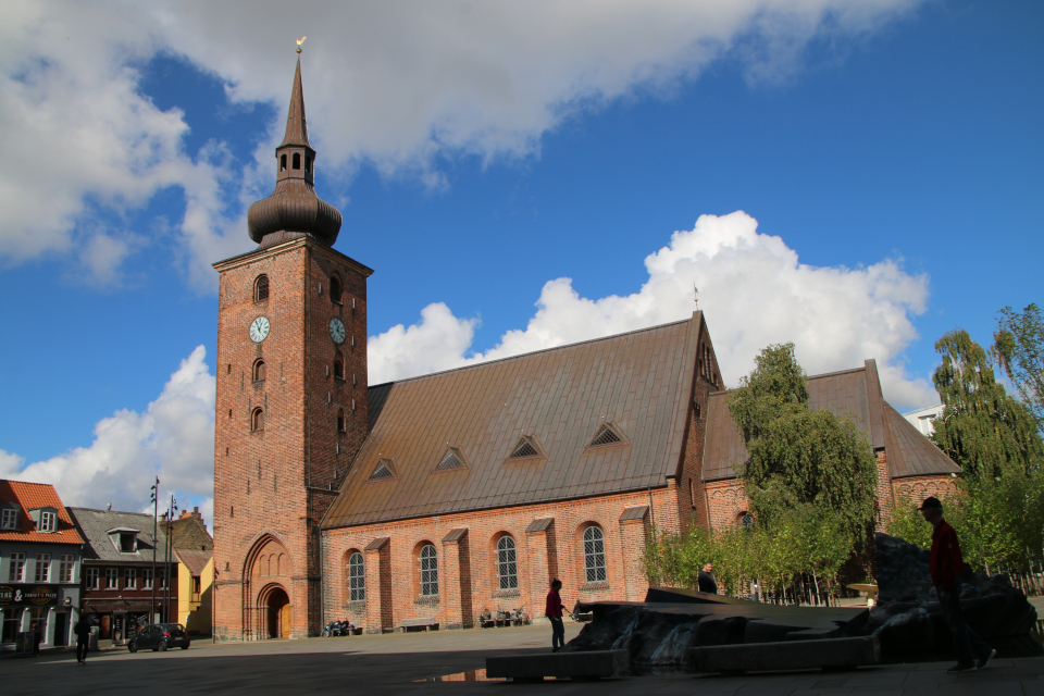 Церковь Vor frelse kirke. Хорсенс, Дания. 25 сент. 2022