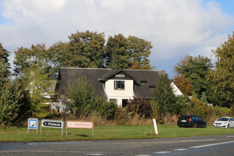 Дом под названием "Курган монахов" (Munkhøj", Хорсенс, Дани. 8 октября 2022