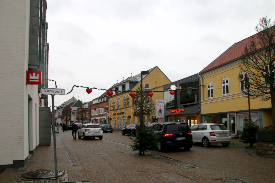 Nørreport. Пешеходная улица. Рождественское убранство в Хаммель, Дания. 28 ноября 2022 