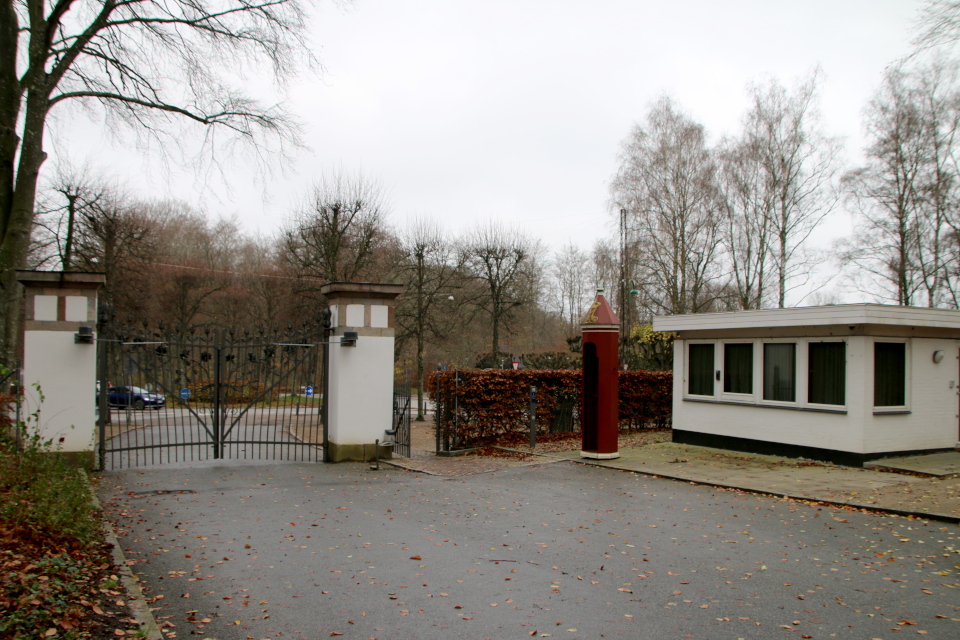 Ворота. Королевский парк Марселисборг anno 2022, 27 ноября, Орхус, Дания 