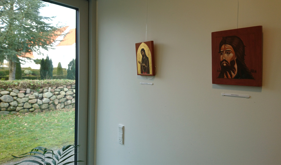 Иконы Эльзе Марие Хьюлемос (ikoner Else Marie Hulemose), выставка в приходском дворе церкви г. Бедер, Дания. 16 фев. 2023