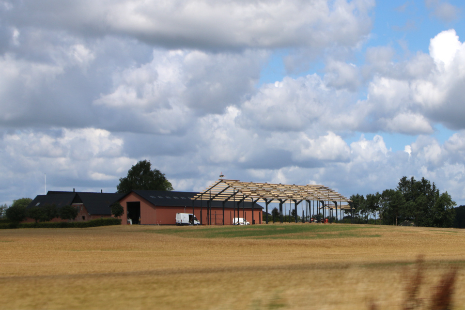 Вид со стороны автомагистрали, коммуна Орхус, Дания. 14 июля 2023