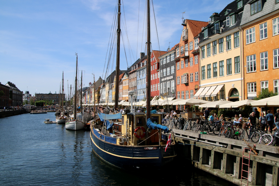 Лодки, Nyhavn, Копенгаген, Дания. 9 июня 2023 