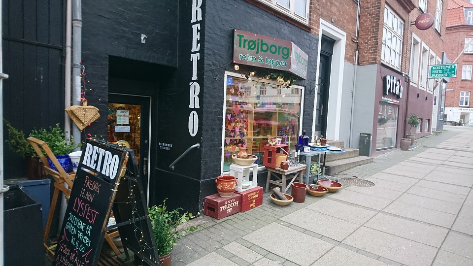 Магазин вторичных товаров "Ретро и барахолка" (Rero & Lopper), Тройборг, Орхус, 14 декабря 2023