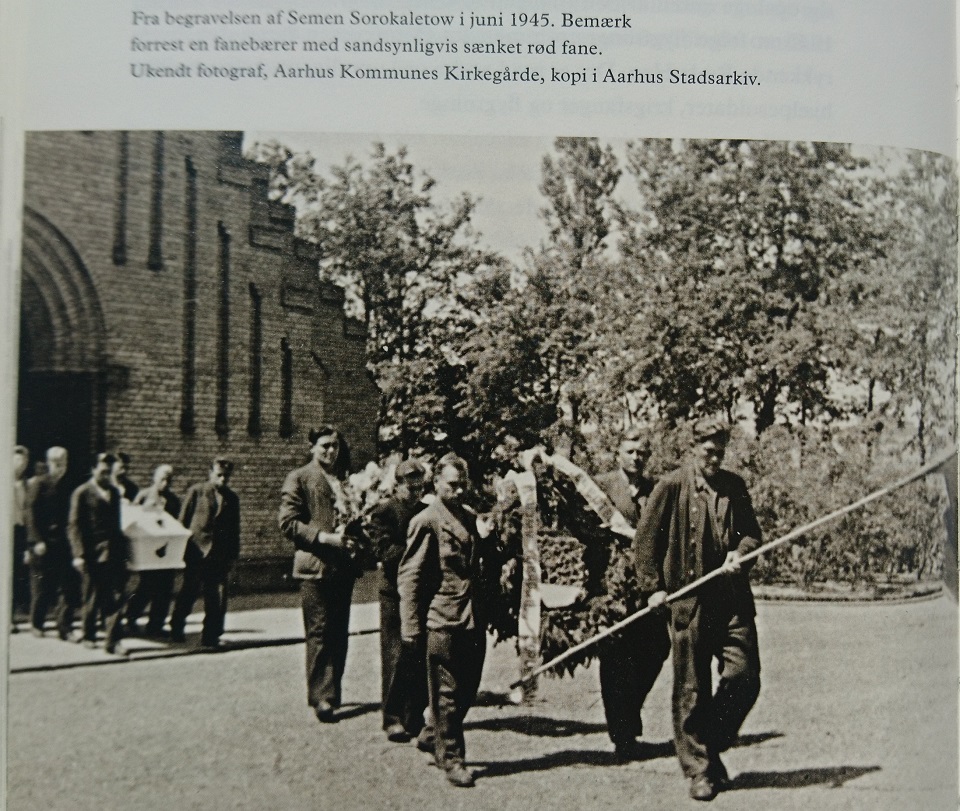 Похороны Сороколетова Семена, июнь 1945 г., западное кладбище, Орхус, Дания. Неизвестный фотограф. Фото Орхусского государственного архива из книги "Тихо, как могила"