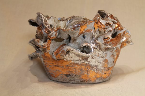 Photo - Bowl with gold and silver luster decoration