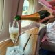 Champagner im Flugzeug