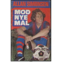 Forside af bogen 'Allan Simonsen - Mod nye mål' med illustrationer fra hans fodboldkarriere