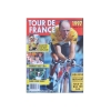 Tour de France 1997 – Guide fra Allers Forlag tager dig direkte tilbage til sommeren ’97, hvor feltet rullede gennem Frankrig med stjerner som Jan Ullrich, Richard Virenque, Marco Pantani – og naturligvis den danske forsvarende mester Bjarne Riis, der pryder forsiden! 🇩🇰🏆