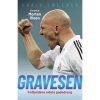 Thomas Gravesen var en rebel, der skilte sig ud i fodboldens verden, hvor man forventer, at fodboldspillere bare retter ind og gør, som der bliver sagt. Han tog fyrværkeri med til træning, og han klemte luften ud af sine holdkammerater med sine berygtede bjørnekrammere. Til træning spredte han godt humør blandt medspillerne, og i kampene spredte han rædsel blandt modspillerne. Bogen er et kærligt portræt af en dygtig fodboldspiller og farverig personlighed, der insisterede på at være sig selv – en glad drengerøv, der gik sine egne veje og nåede hele vejen til toppen, da han kom til at spille for et af verdens bedste fodboldhold, Real Madrid.