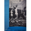 Volleyball instruktionsbog fra 1961 – teknik, taktik, opvarmning og smash i klassisk sportsbog